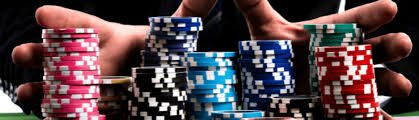 MadamToto Live Casino – dealer profesional membagikan kartu Baccarat secara live streaming HD berkualitas tinggi